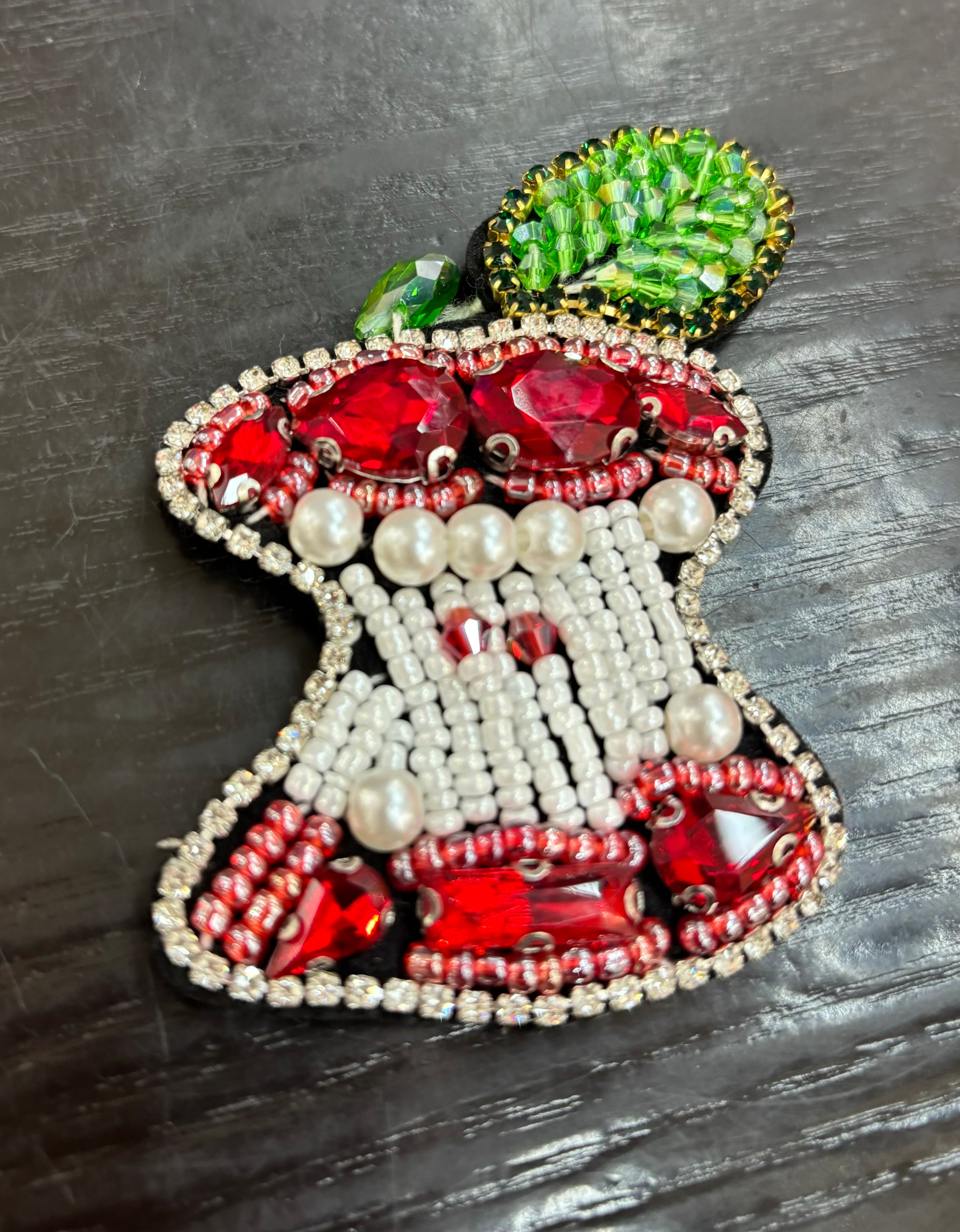 A Bite of the Big Apple Brooch